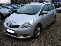 Srebrny Używany 2010 Toyota Corolla Verso Minivan | 48 900 zł