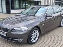 Brązowy Używany 2011 BMW 520 Kombi | 30 900 zł