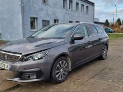 Szary Używany 2021 Peugeot 308 Kombi | 28 500 zł