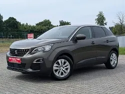 Zielony (metalik) Używany 2019 Peugeot 3008 SUV | 68 900 zł (Uczciwa cena)