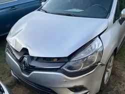 Srebrny Używany 2019 Renault Clio IV Hatchback | 16 900 zł