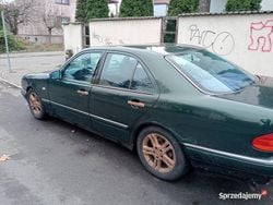 Zielony Używany 1998 Mercedes E240 Sedan/Limuzyna | 4000 zł