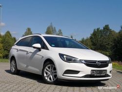 Biały Używany 2017 Opel Astra Kombi | 27 900 zł (Uczciwa cena)