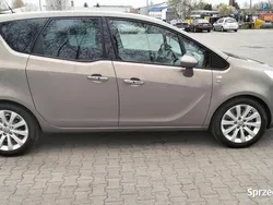 Beżowy Używany 2010 Opel Meriva Cosmo Minivan | 19 900 zł (Uczciwa cena)