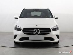 Biały Używany 2018 Mercedes B180 Minivan | 77 999 zł