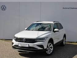 Biały Używany 2021 VW Tiguan Life SUV | 96 900 zł (Uczciwa cena)