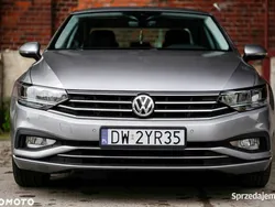 Inny (metalik) Używany 2019 VW Passat Sedan/Limuzyna | 75 900 zł (Uczciwa cena)