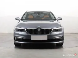 Szary Używany 2017 BMW 520 Kombi | 89 999 zł (Uczciwa cena)
