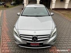 Srebrny (metalik) Używany 2015 Mercedes A180 Hatchback | 42 000 zł (Uczciwa cena)