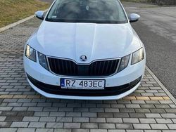 Biały Używany 2018 Skoda Octavia Kombi | 57 500 zł (Uczciwa cena)