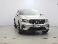 Srebrny Używany 2022 Volvo XC40 Plus SUV | 134 850 zł (Dość drogi)