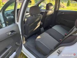 Biały Używany 2010 Opel Astra Kombi | 12 500 zł