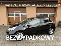 Czarny Używany 2015 Kia Rio 2 Hatchback | 29 900 zł (Uczciwa cena)