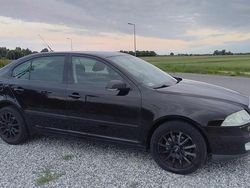 Czarny Używany 2007 Skoda Octavia Hatchback | 9900 zł (Uczciwa cena)