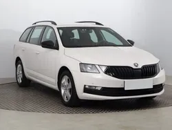 Biały Używany 2019 Skoda Octavia Kombi | 54 999 zł (Uczciwa cena)