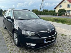 Czarny Używany 2015 Skoda Octavia Kombi | 26 500 zł (Uczciwa cena)