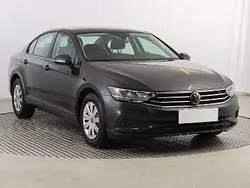 Szary Używany 2021 VW Passat Sedan/Limuzyna | 68 999 zł (Dobra cena)