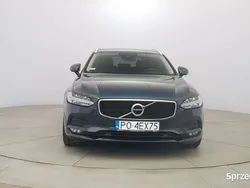Niebieski (metalik) Używany 2018 Volvo V90 Momentum Kombi | 136 900 zł