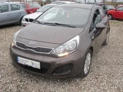 Szary Używany 2012 Kia Rio Hatchback | 22 500 zł (Uczciwa cena)