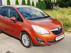 Czerwony Używany 2013 Opel Meriva Minivan | 24 900 zł (Uczciwa cena)