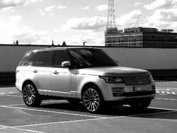 Srebrny Używany 2016 Land Rover Range Rover SUV | 250 000 zł