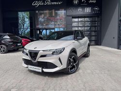 Lakier metalizowany szary z czarnym dachem scala Nowe 2025 Alfa Romeo Junior Edizione Speciale SUV | 138 572 zł