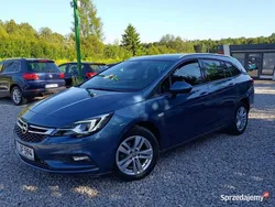 Niebieski Używany 2016 Opel Astra Kombi | 45 900 zł (Dość drogi)