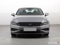 Srebrny Używany 2020 VW Passat Sedan/Limuzyna | 61 499 zł (Dobra cena)