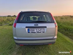 Srebrny Używany 2005 Ford Focus Kombi | 9900 zł (Uczciwa cena)