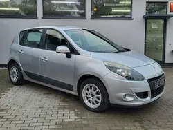 Srebrny (metalik) Używany 2010 Renault Scénic III Minivan | 15 900 zł (Dobra cena)