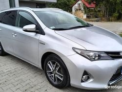 Szary Używany 2014 Toyota Auris Hybrid Kombi | 29 999 zł
