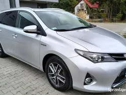 Szary Używany 2014 Toyota Auris Hybrid Kombi | 31 900 zł