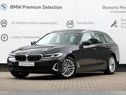 Szary sophisto z brylantowym połyskiem metalizowany Używany 2021 BMW 530 Luxury Line Kombi | 179 900 zł