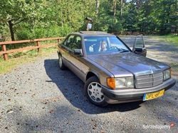 Brązowy Używany 1990 Mercedes 190 Sedan/Limuzyna | 12 700 zł
