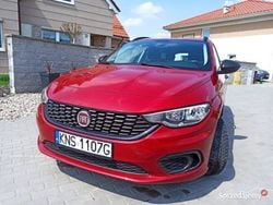 Czerwony Używany 2017 Fiat Tipo Kombi | 49 500 zł (Drogi)