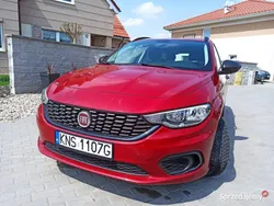 Czerwony Używany 2017 Fiat Tipo Kombi | 49 500 zł (Dość drogi)