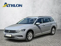 Szary (metalik) Używany 2022 VW Passat Kombi | 75 900 zł (Uczciwa cena)