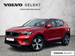 Czerwony Używany 2023 Volvo XC40 SUV | 144 900 zł (Dobra cena)