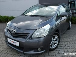 Srebrny Używany 2010 Toyota Verso Minivan | 15 600 zł
