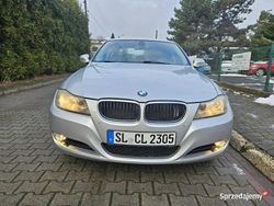 Srebrny (metalik) Używany 2011 BMW 318 Sedan/Limuzyna | 23 900 zł (Uczciwa cena)