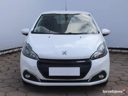 Biały Używany 2015 Peugeot 208 Hatchback | 21 499 zł (Uczciwa cena)