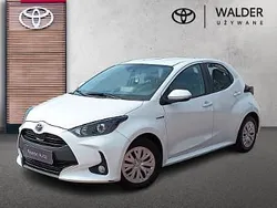 Biały Używany 2021 Toyota Yaris Hybrid Comfort Hatchback | 67 900 zł (Dobra cena)