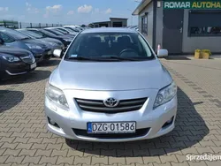 Srebrny Używany 2009 Toyota Corolla Sedan/Limuzyna | 18 900 zł
