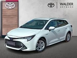 Biały Używany 2021 Toyota Corolla Comfort Kombi | 77 900 zł (Uczciwa cena)