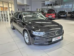 Czarny (metalik) Używany 2022 VW Passat Sedan/Limuzyna | 71 900 zł (Uczciwa cena)