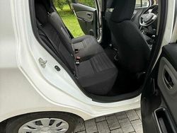 Biały Używany 2017 Toyota Yaris Hatchback | 28 000 zł (Uczciwa cena)