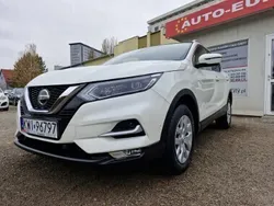 Biały Używany 2018 Nissan Qashqai SUV | 64 900 zł (Uczciwa cena)