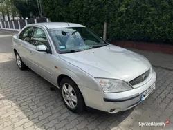 Srebrny Używany 2001 Ford Mondeo Ghia Sedan/Limuzyna | 3800 zł (Uczciwa cena)