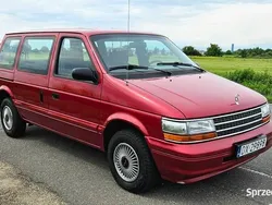 Czerwony Używany 1994 Plymouth Voyager Minivan | 32 000 zł