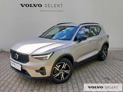 Srebrny Używany 2024 Volvo XC40 SUV | 168 900 zł (Dość drogi)